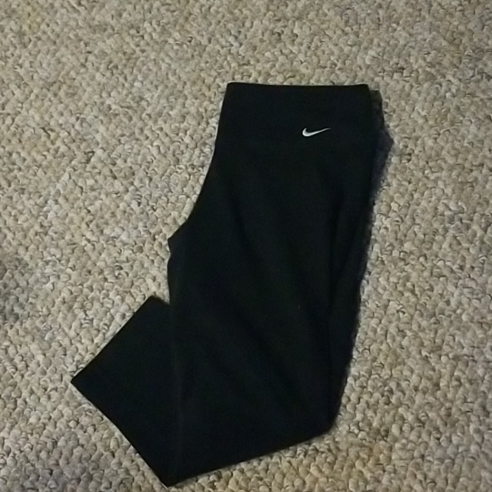 Nike Dri-FIT cropped leggings